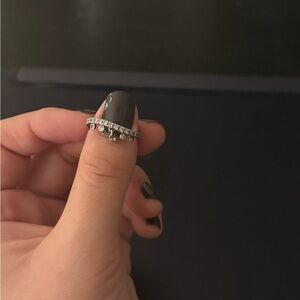 Pandora droplets ring